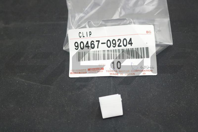 CLIP(FOR BACK DOOR SIDE GARNISH)